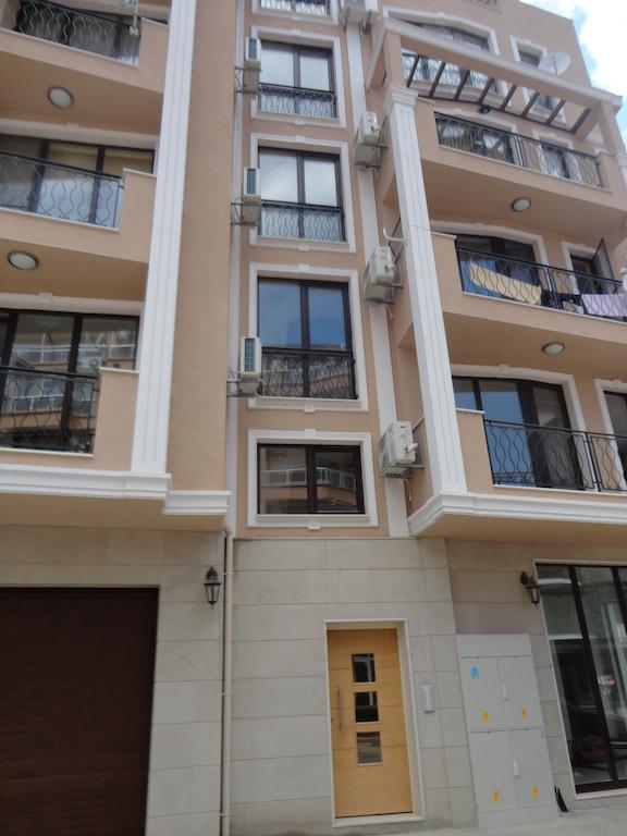 Holiday Apartments In Поморіє Екстер'єр фото