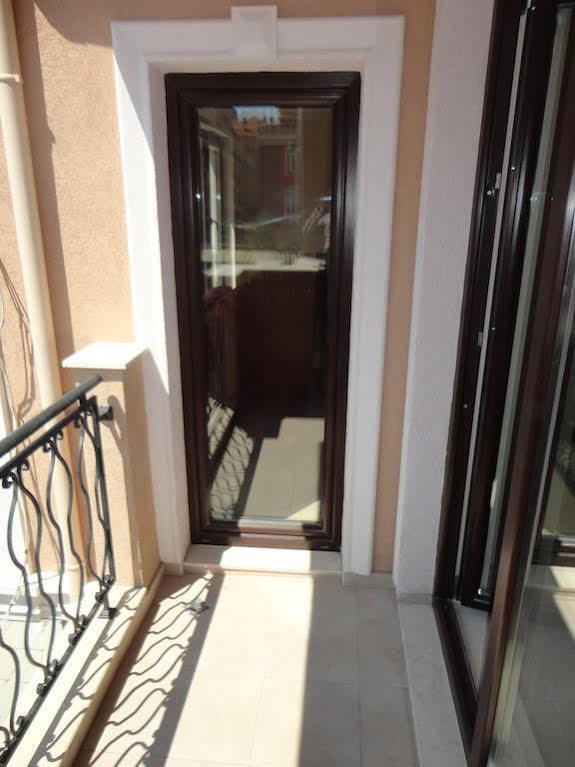 Holiday Apartments In Поморіє Екстер'єр фото